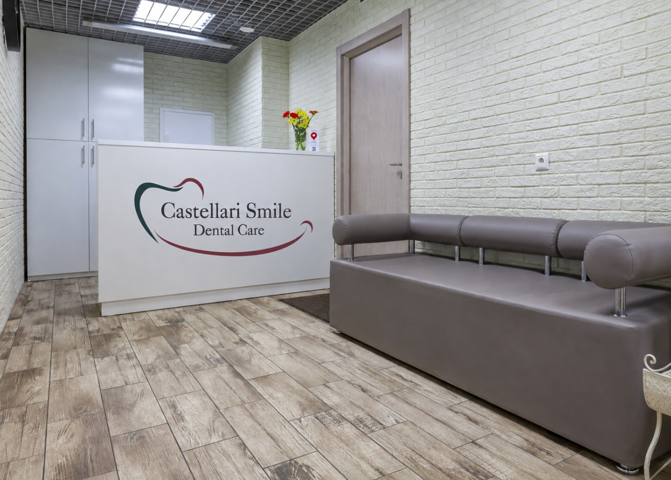 Castellari Smile Dental reception and waiting area